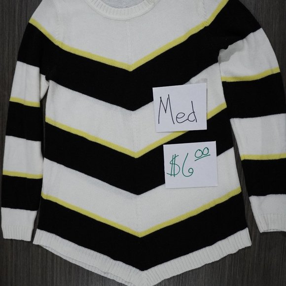 Chevron-Style Sweater with a Cute Cut - Picture 1 of 2